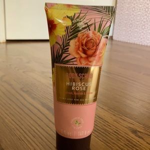 Bolero Beverly Hills Hibiscus Rose Body Scrub